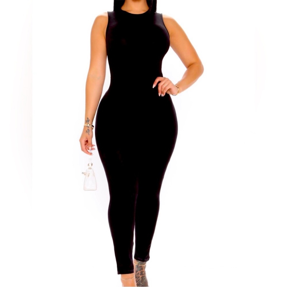 🤠 FASHION NOVA BLK JUMPSUIT